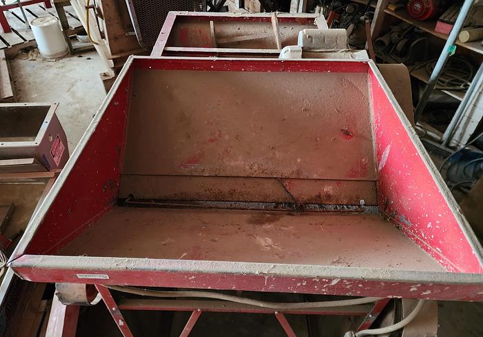 Used 1980 CLIPPER M2B Farm-Sized Seed & Grain Cleaner