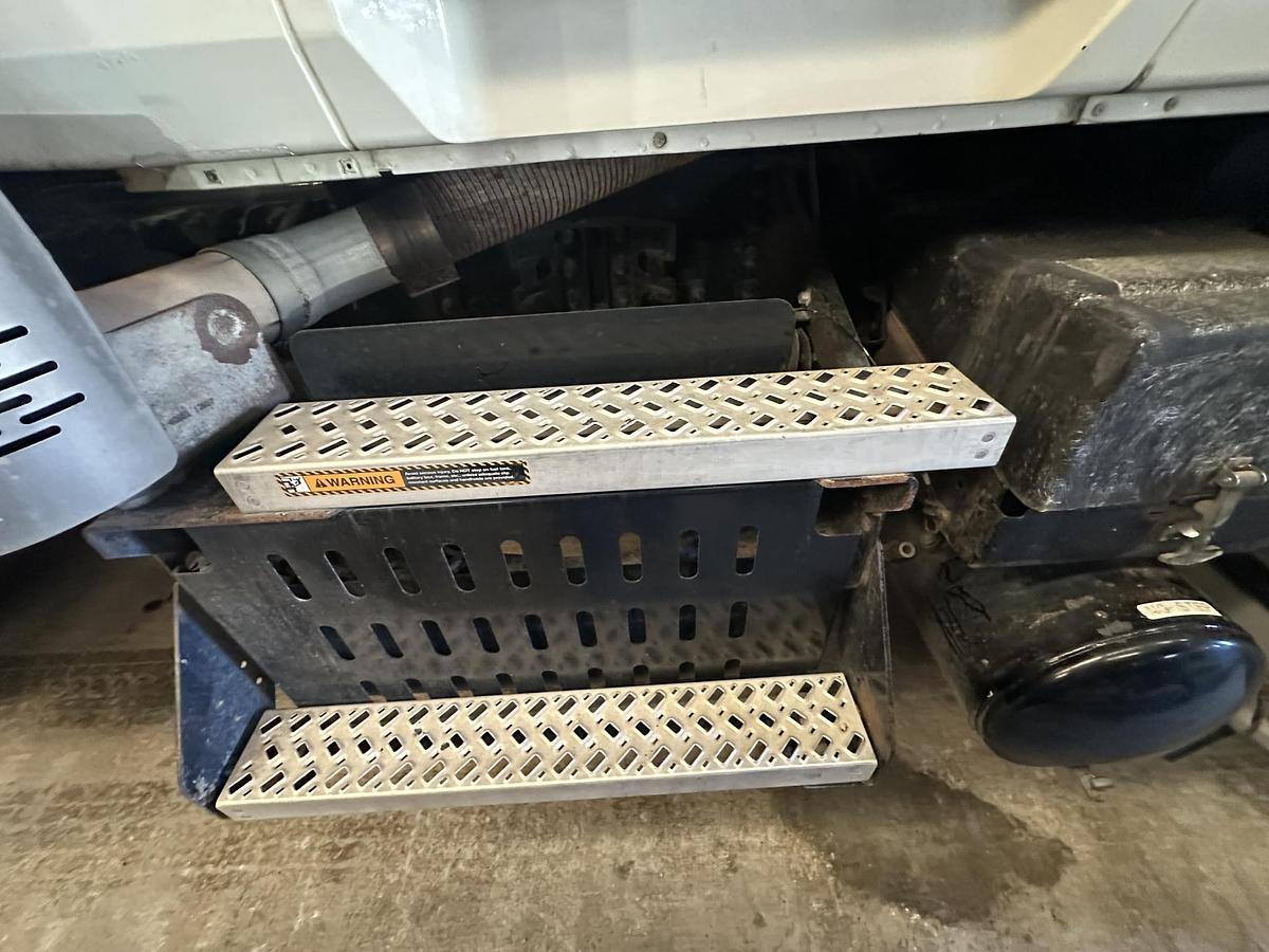 Used 2013 MACK GU713 Granite