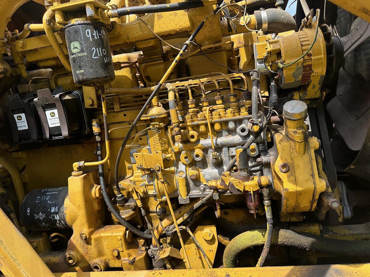 Used 1984 JOHN DEERE 762