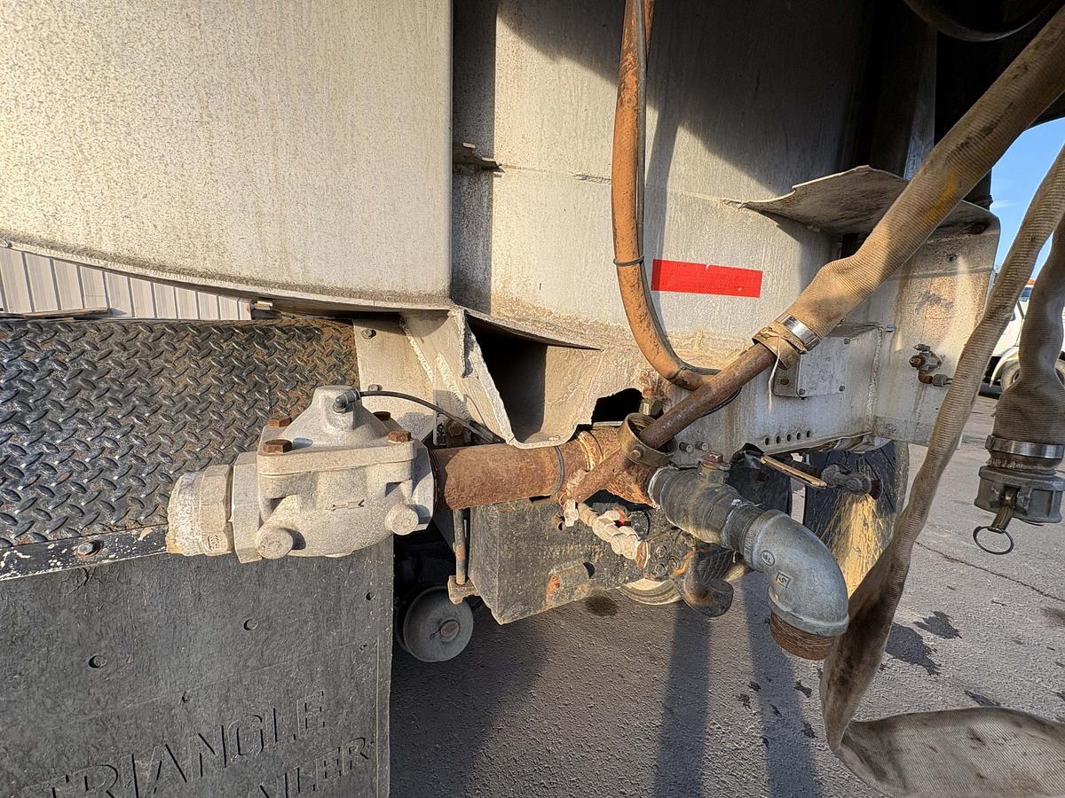 Used 1990 INTERNATIONAL F-4900