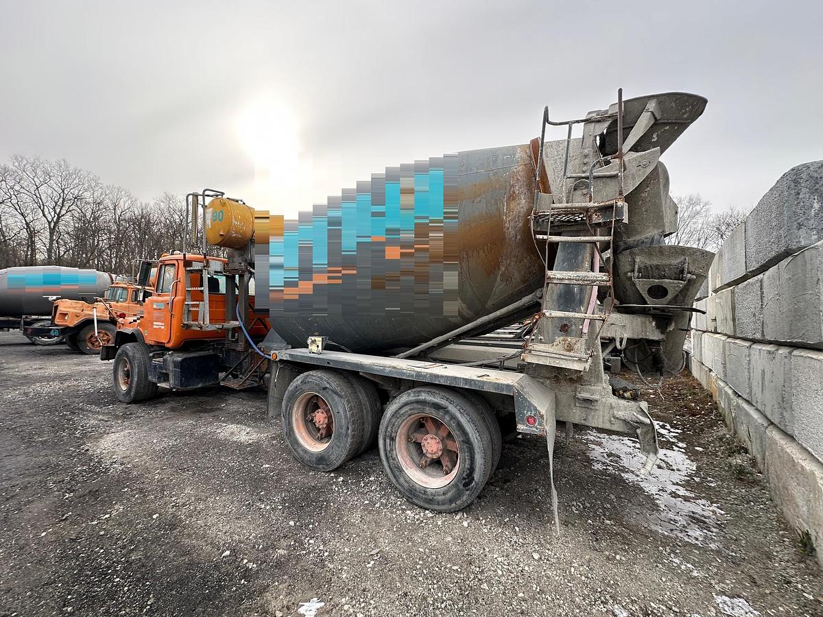 Used 2001 MACK DM690S