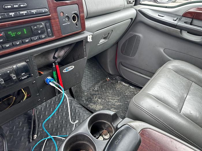 Used 2006 FORD F550 Lariat Wrecker