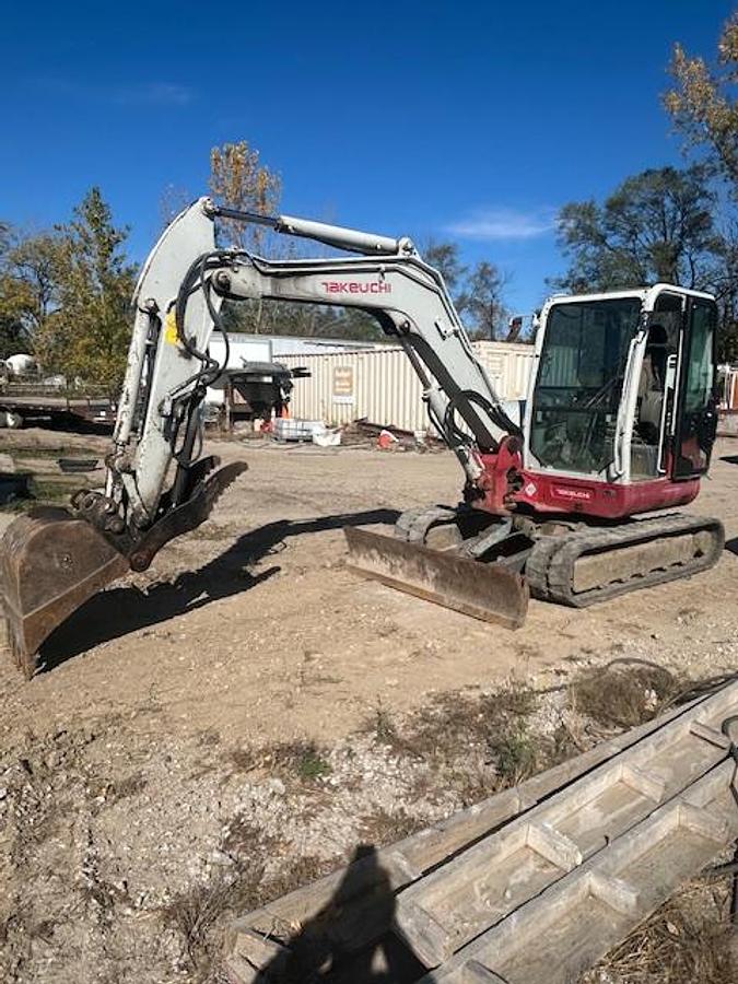 Used 2015 TAKEUCHI TB260