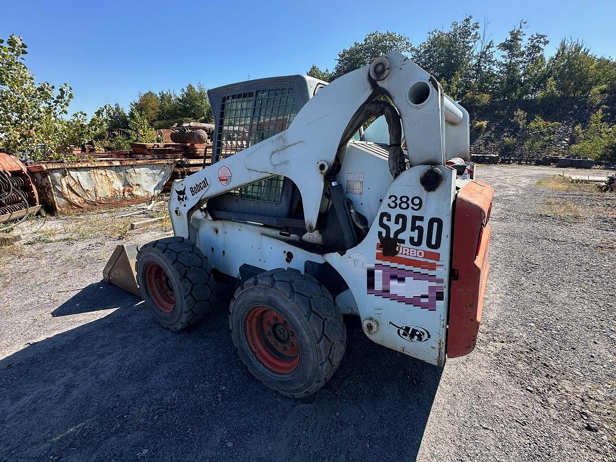 Used 2002 BOBCAT S250