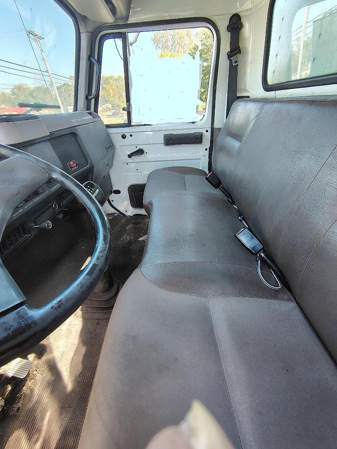 Used 1999 INTERNATIONAL 4700 Low Profile T444E