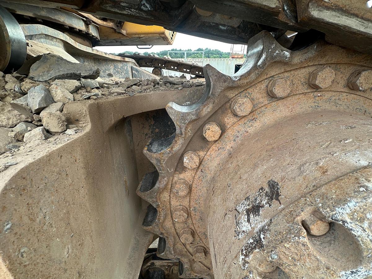 Used 2023 DEERE 670P