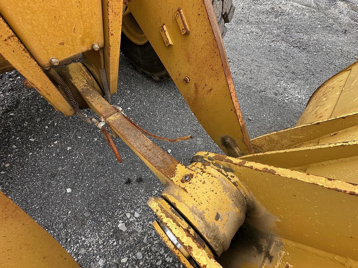 Used 2015 CATERPILLAR 962M
