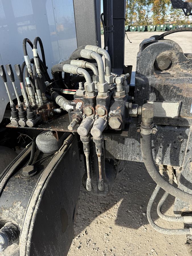 Used 2016 PETERBILT 348