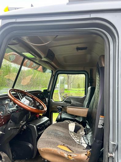 Used 2005 MACK Granite CV713