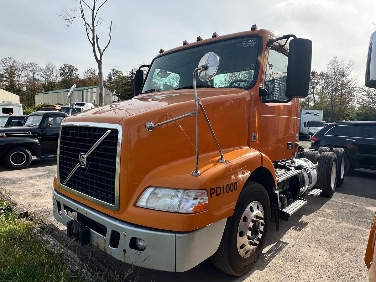 Used 2014 VOLVO VNM64T