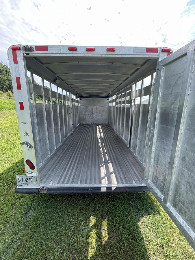 Used 2000 SOONER 27 foot 20x6.95 Ranch GN