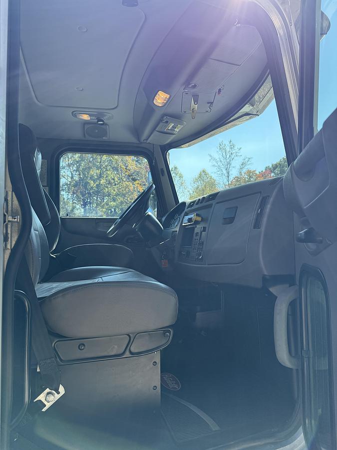 Used 2017 PETERBILT 337