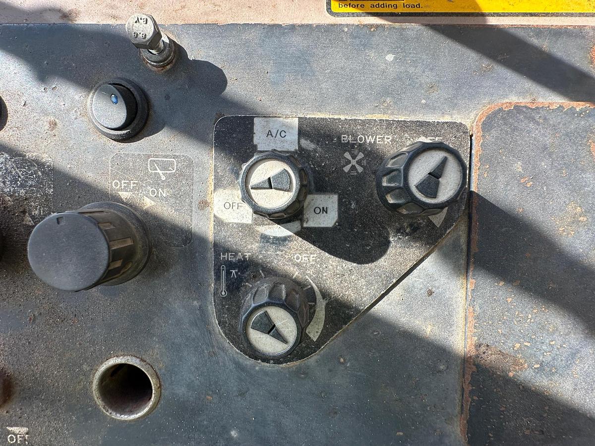 Used 1994 DEERE 444E