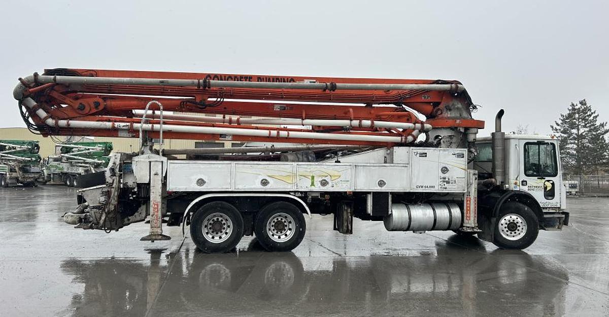 Used 2006 MACK MR688S