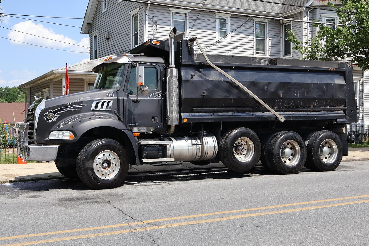 Used 2006 MACK CT713 Granite