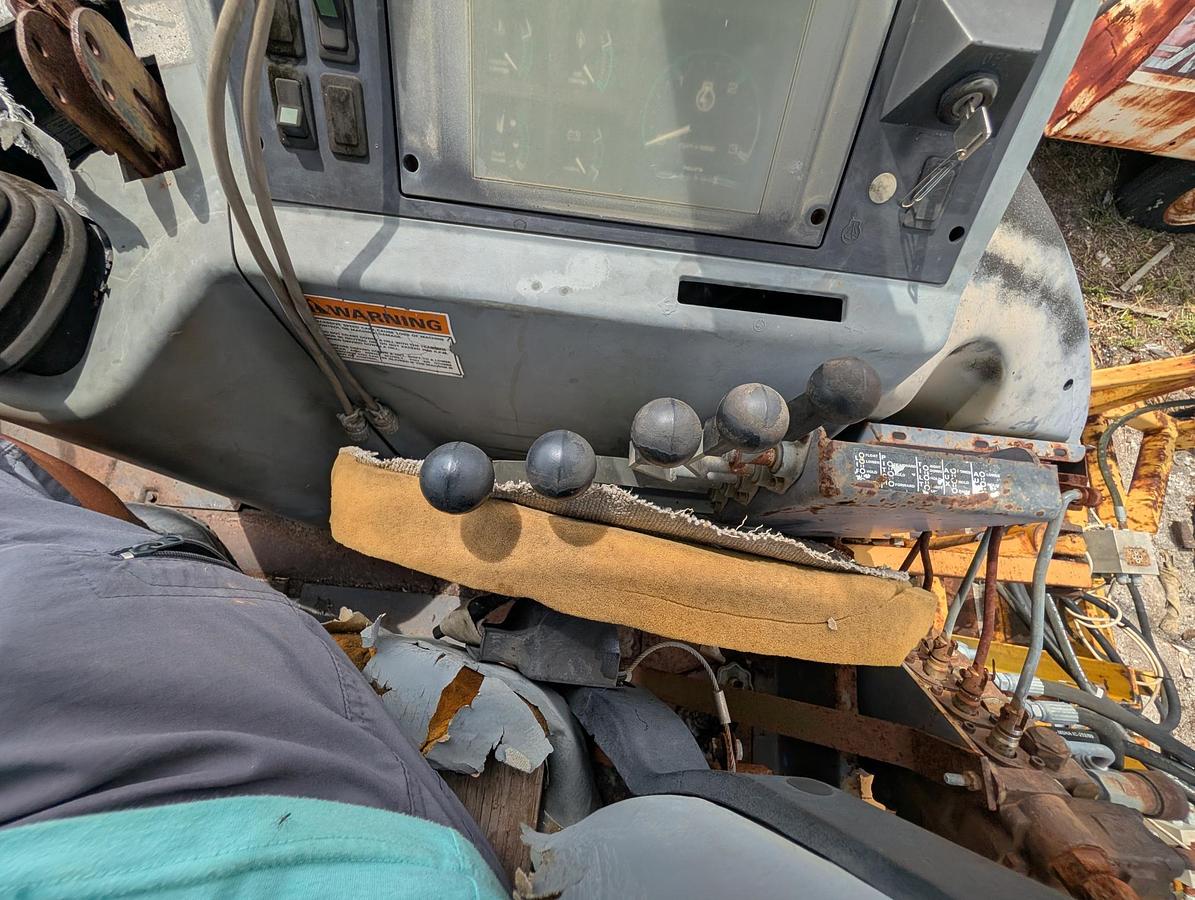 Used 1995 CASE 570LXT