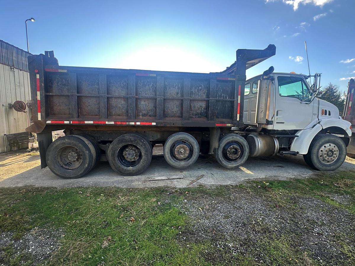 Used 2004 STERLING L7500