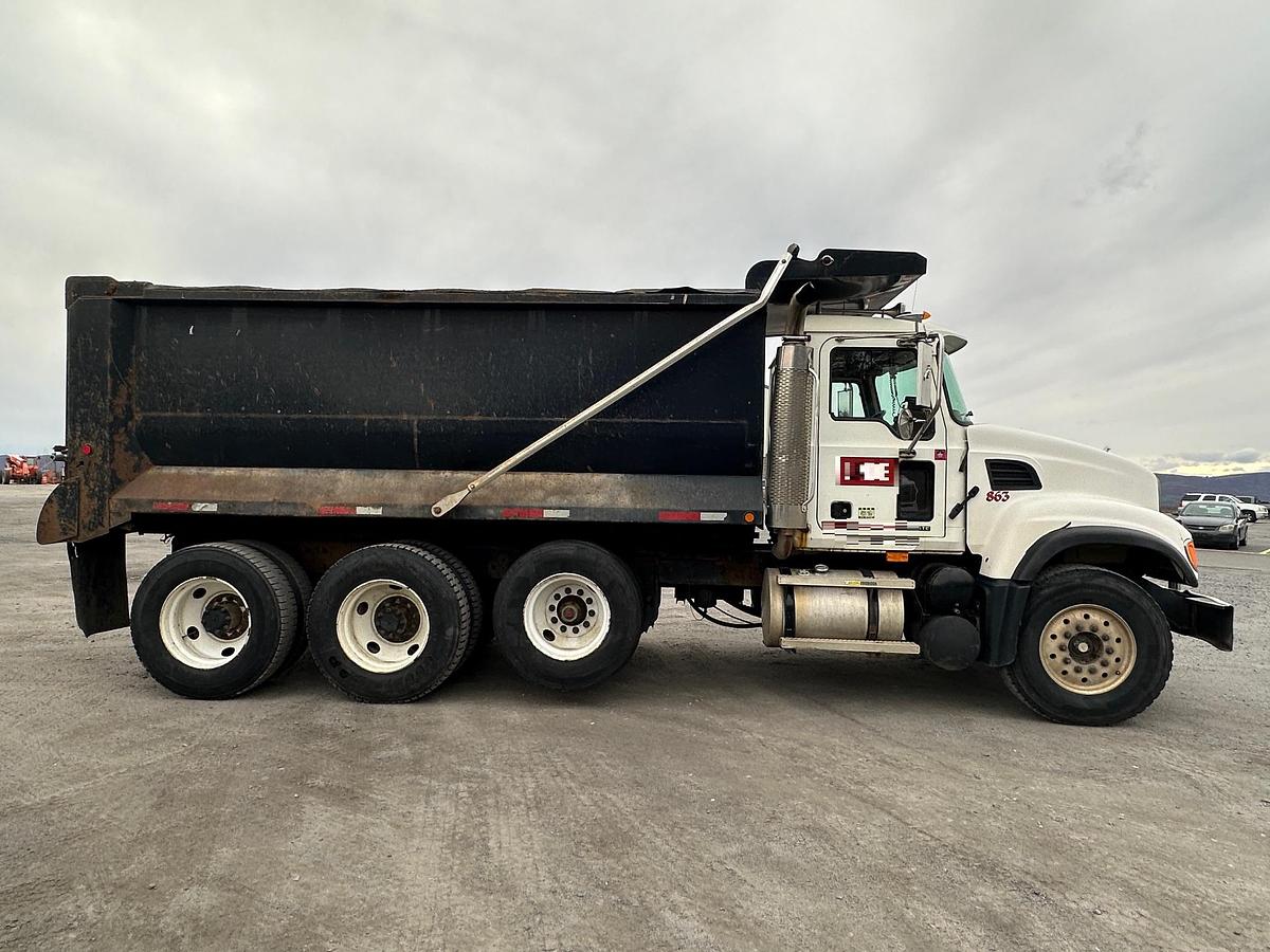 Used 2007 MACK CV713
