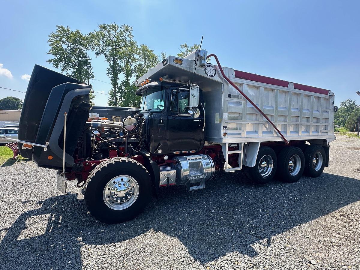 Used 1997 MACK RD688S