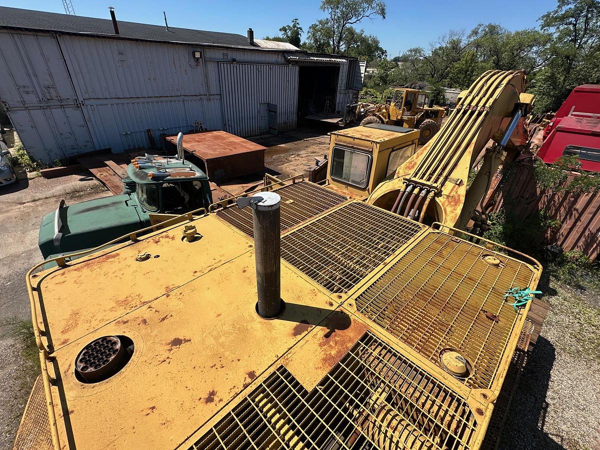 Used 1983 CATERPILLAR 245