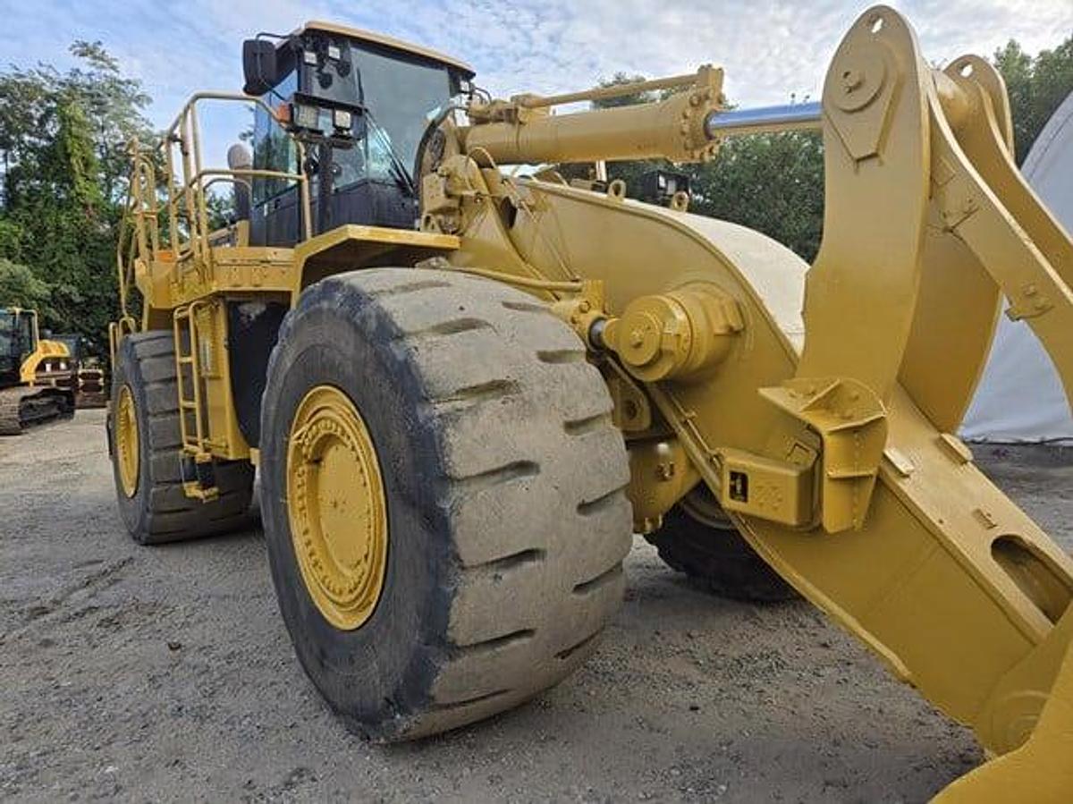 Used 2010 CATERPILLAR 988H
