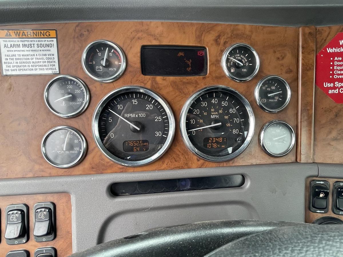 Used 2008 PETERBILT 365 Crane