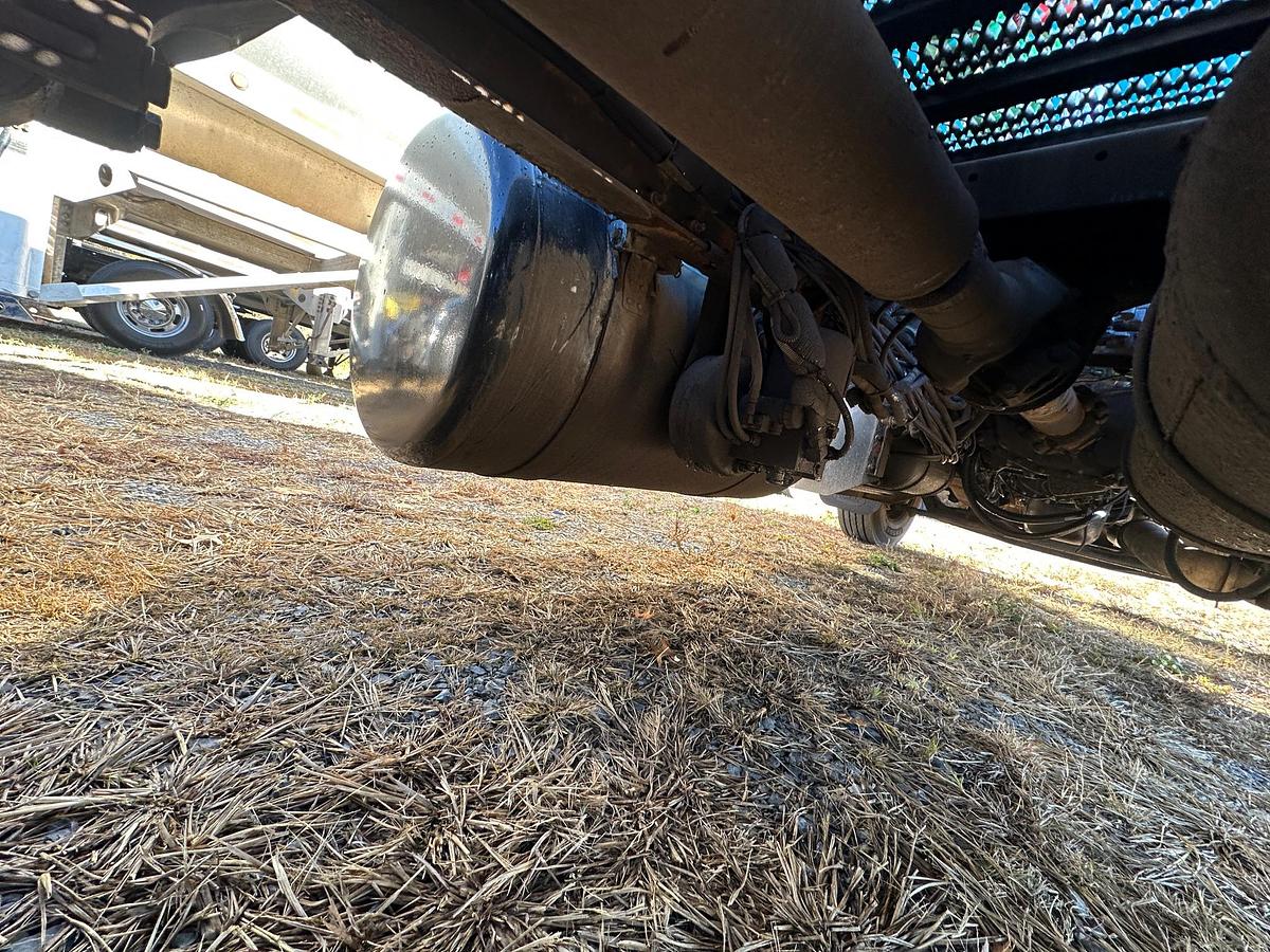 Used 2012 PETERBILT 365