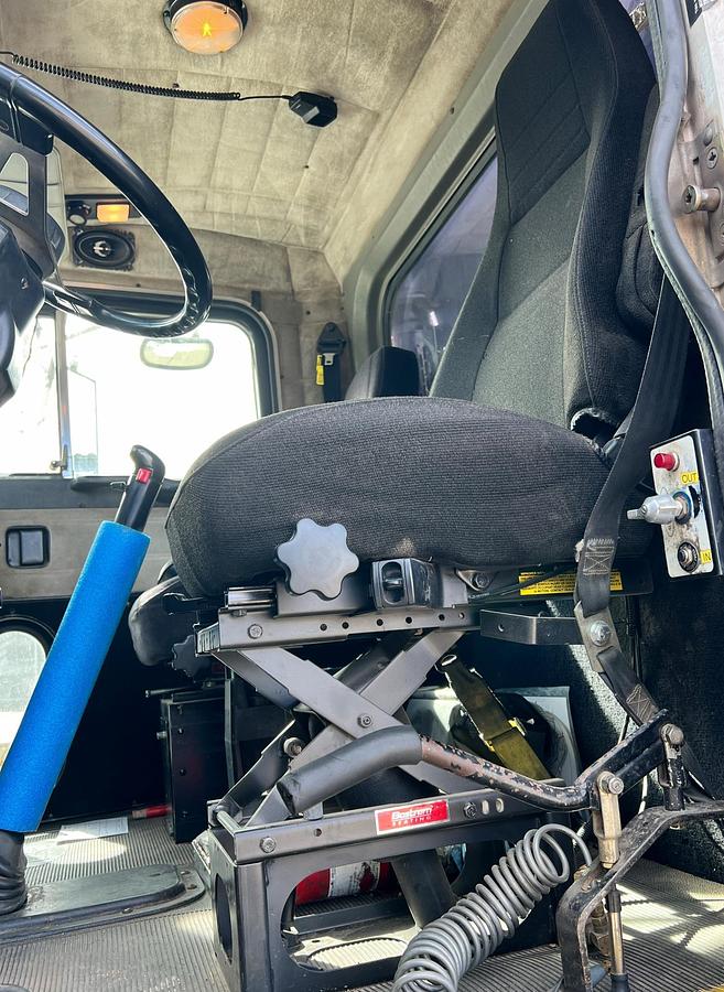 Used 2000 PETERBILT 357