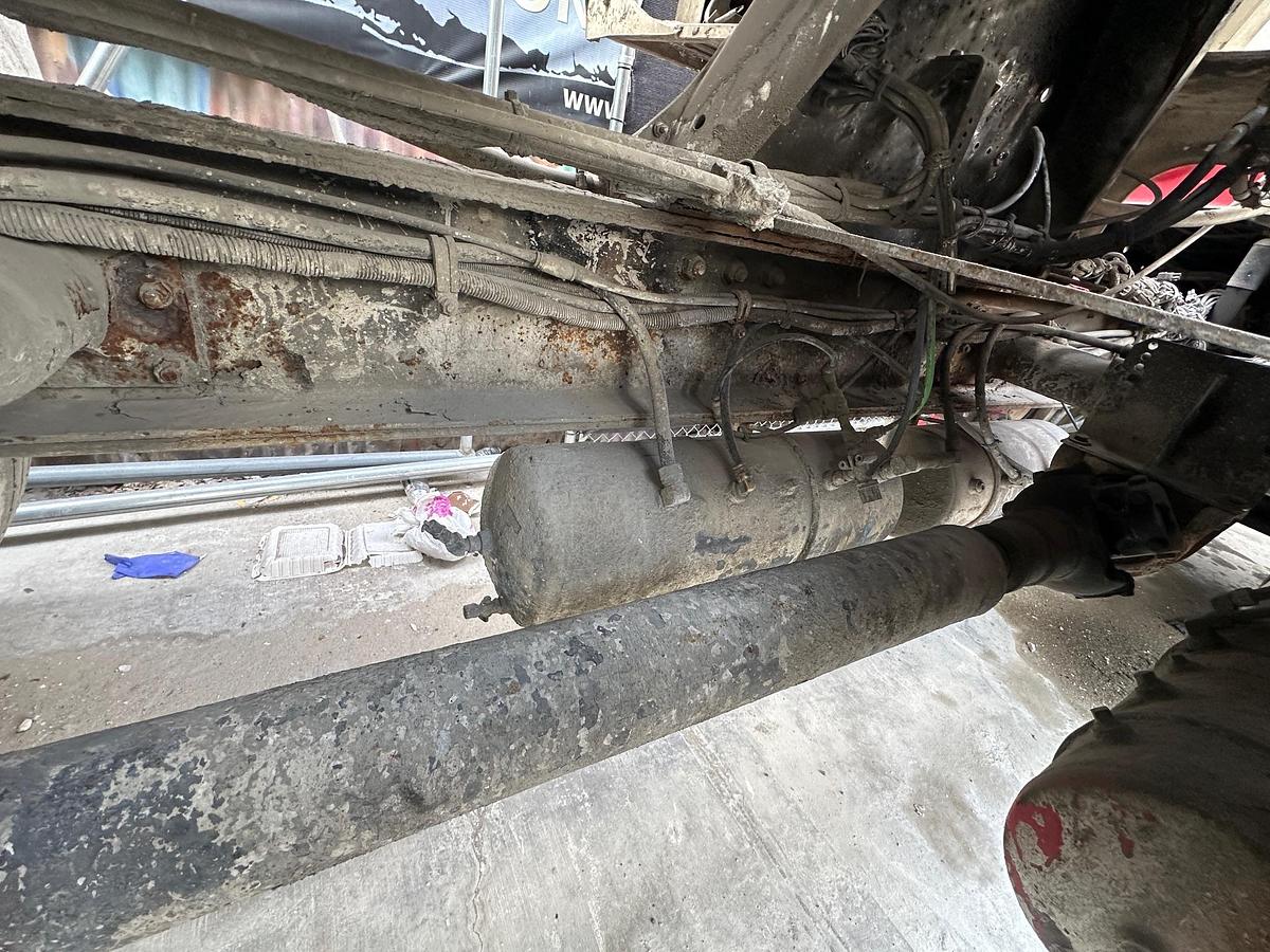 Used 2005 WESTERN STAR Rear Mixer