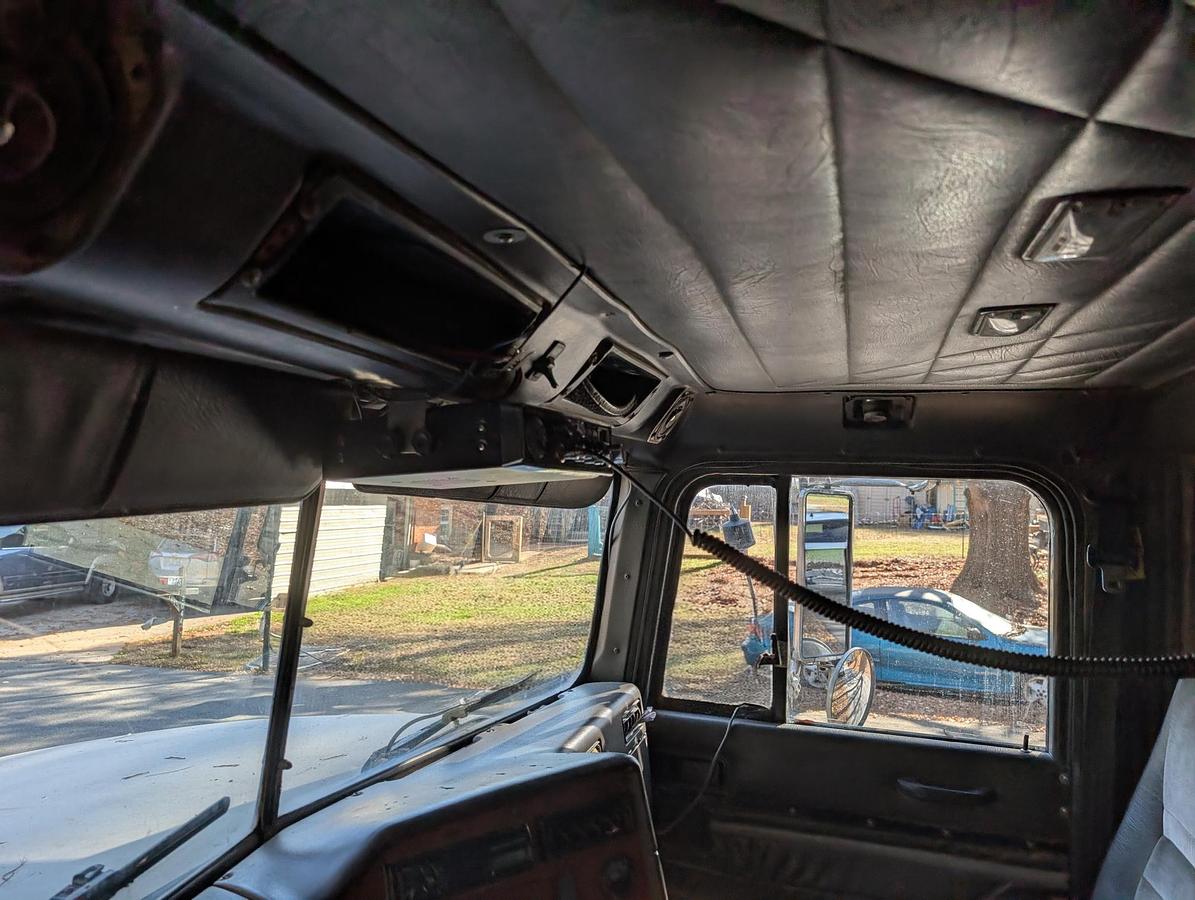 Used 1996 INTERNATIONAL 9400 Tri Axle