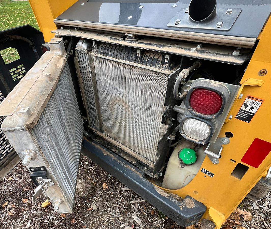 Used 2022 DEERE 317G