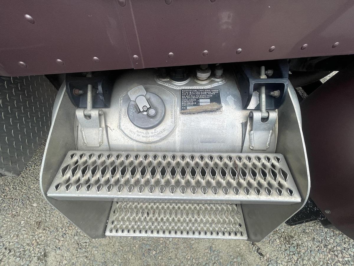 Used 1998 PETERBILT 330