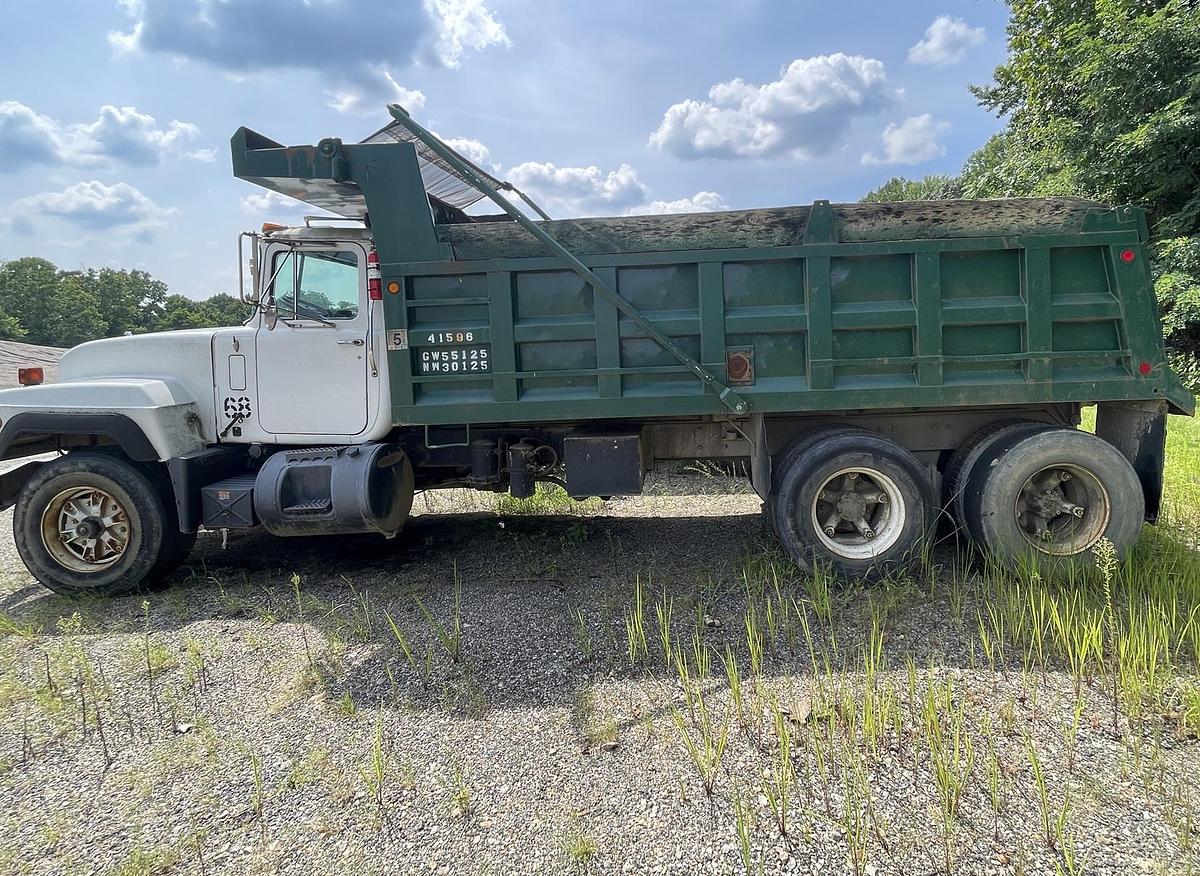 Used 1993 MACK RD 690S