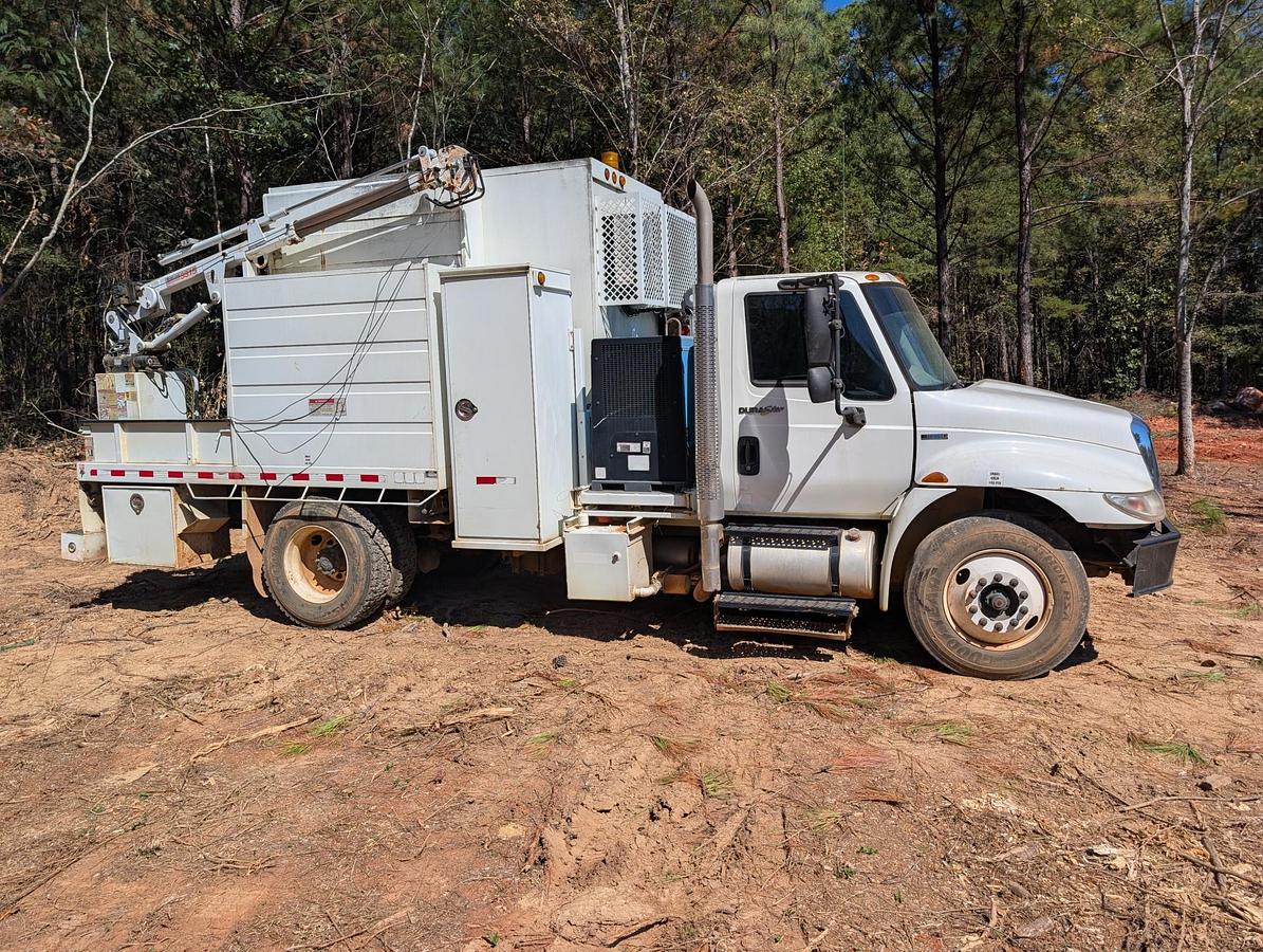 Used 2001 INTERNATIONAL DT466