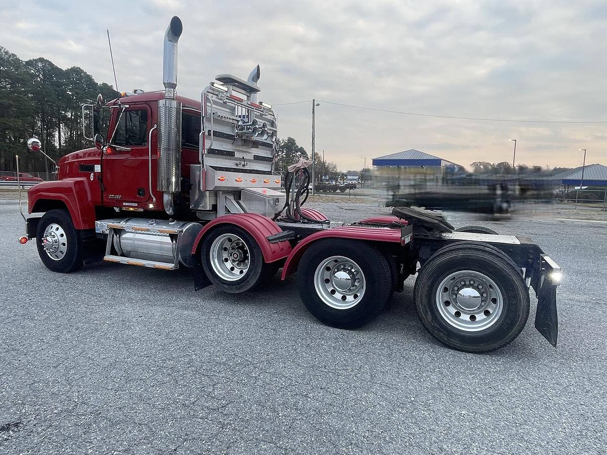 Used 2001 MACK CHU613