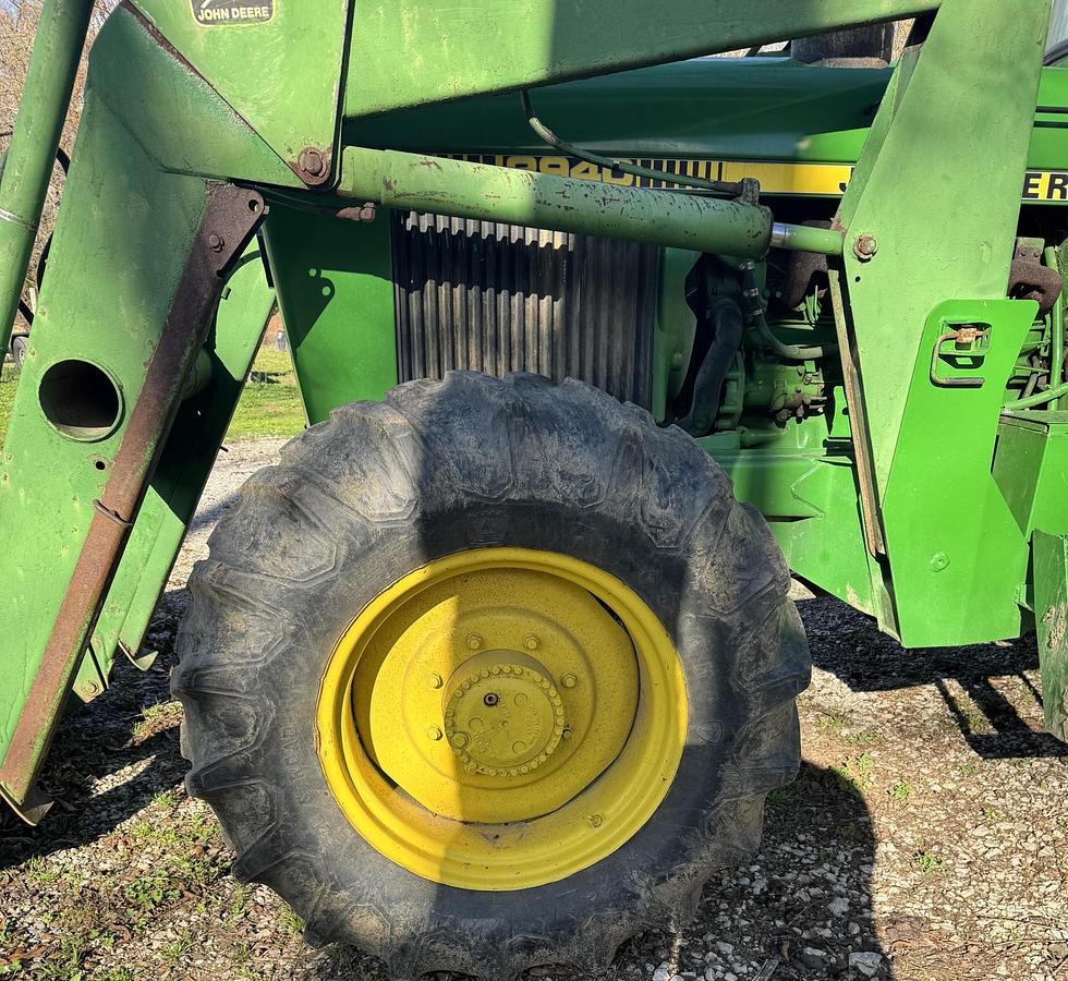 Used 1982 JOHN DEERE 2940