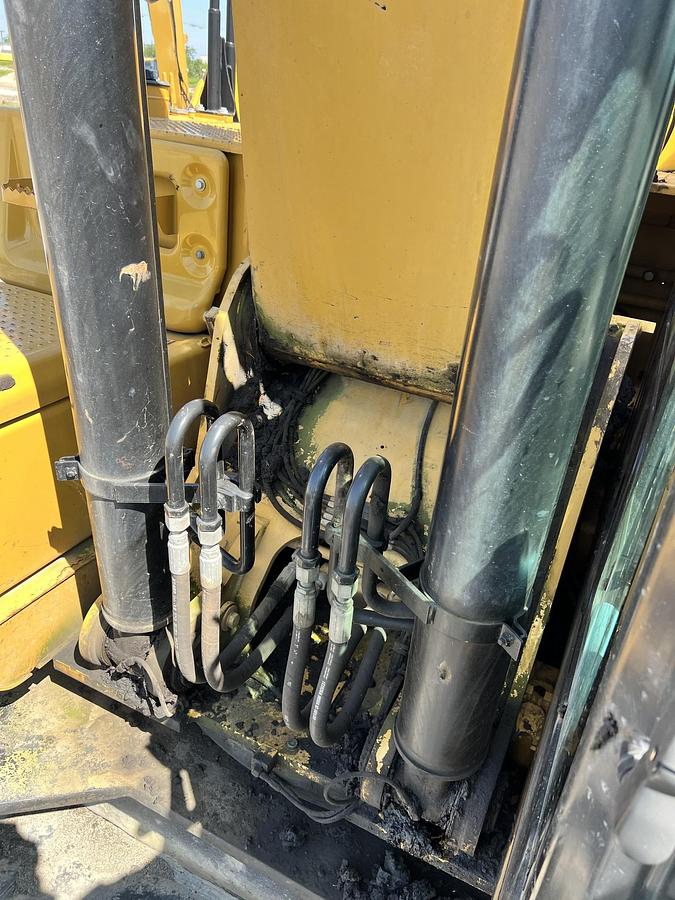 Used 2018 CATERPILLAR 326FL