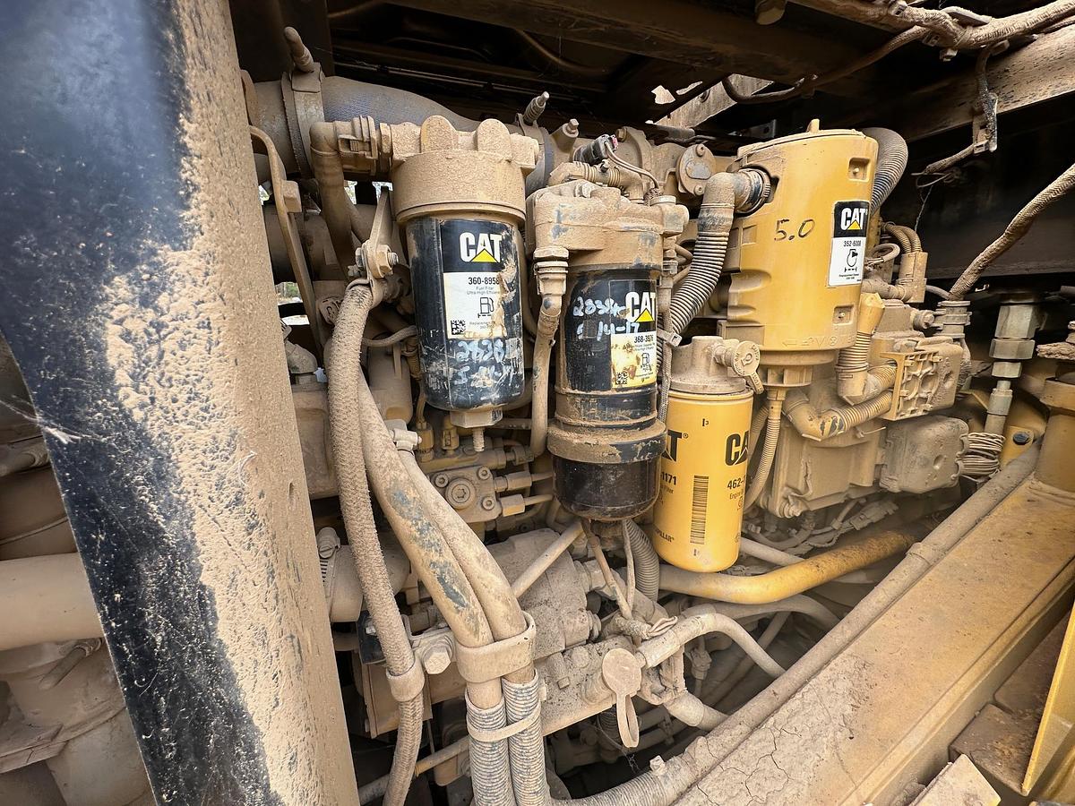Used 2015 CATERPILLAR 962M