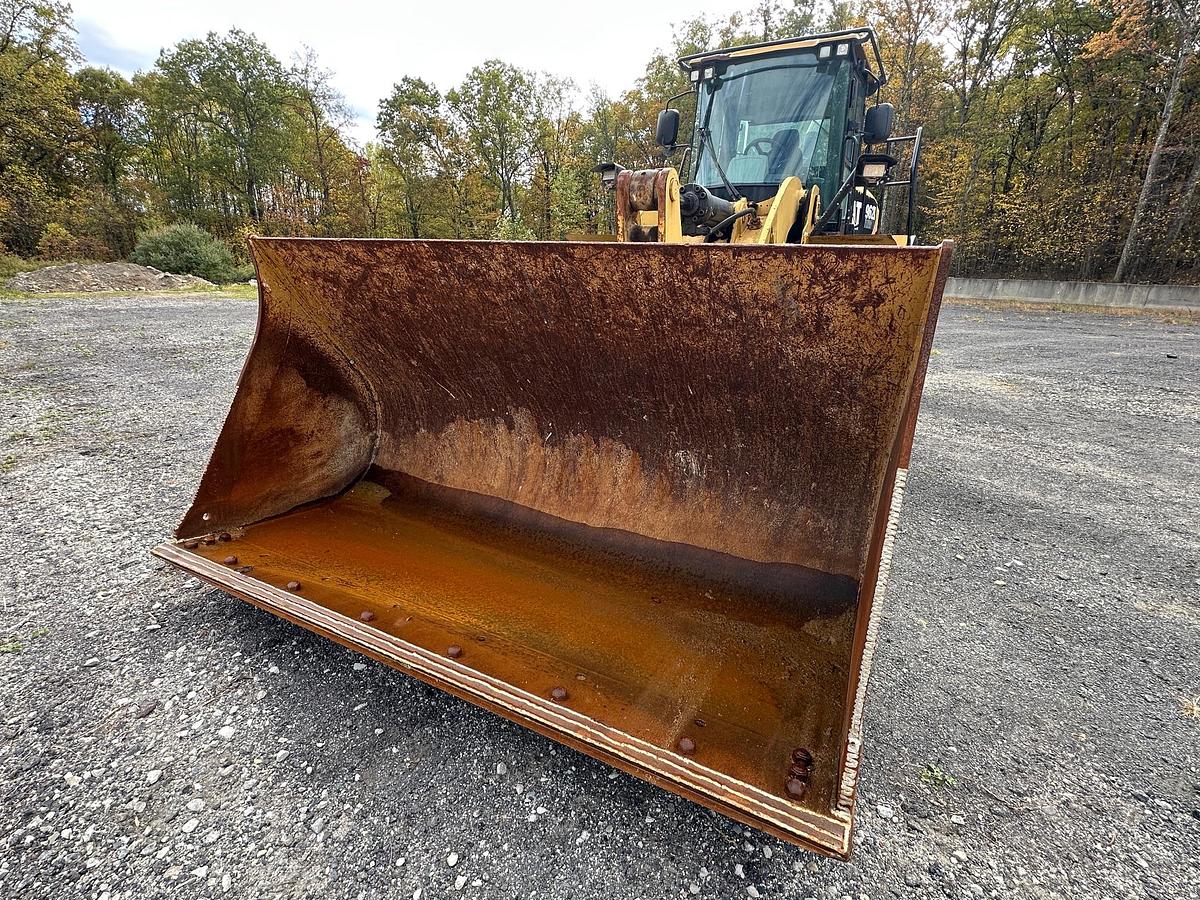 Used 2013 CATERPILLAR 962K