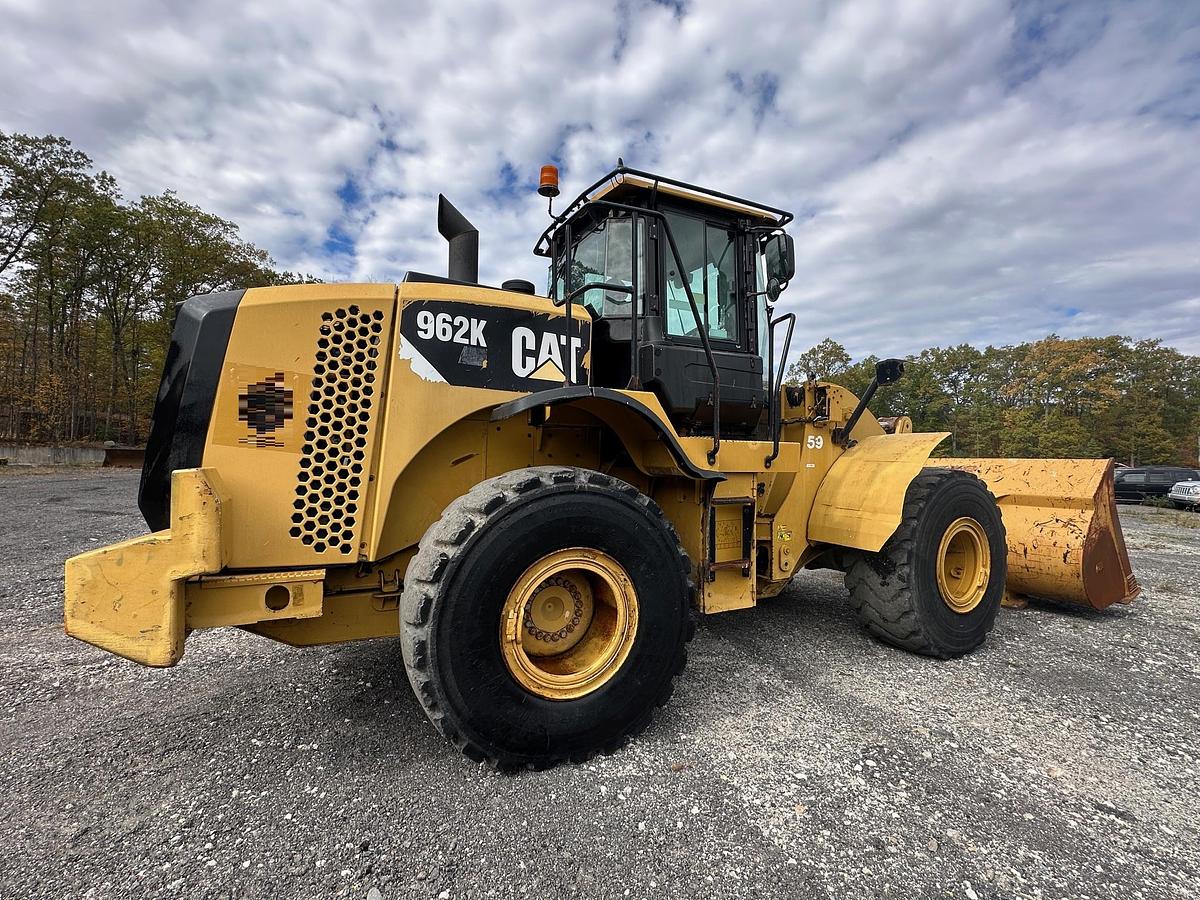 Used 2013 CATERPILLAR 962K