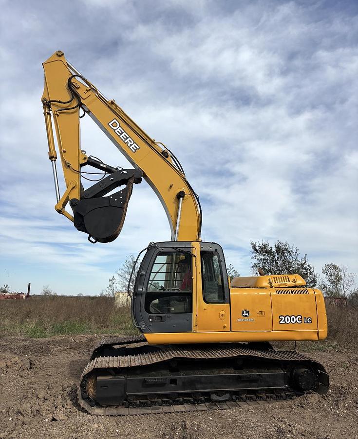 Used 2005 DEERE 200C-LC