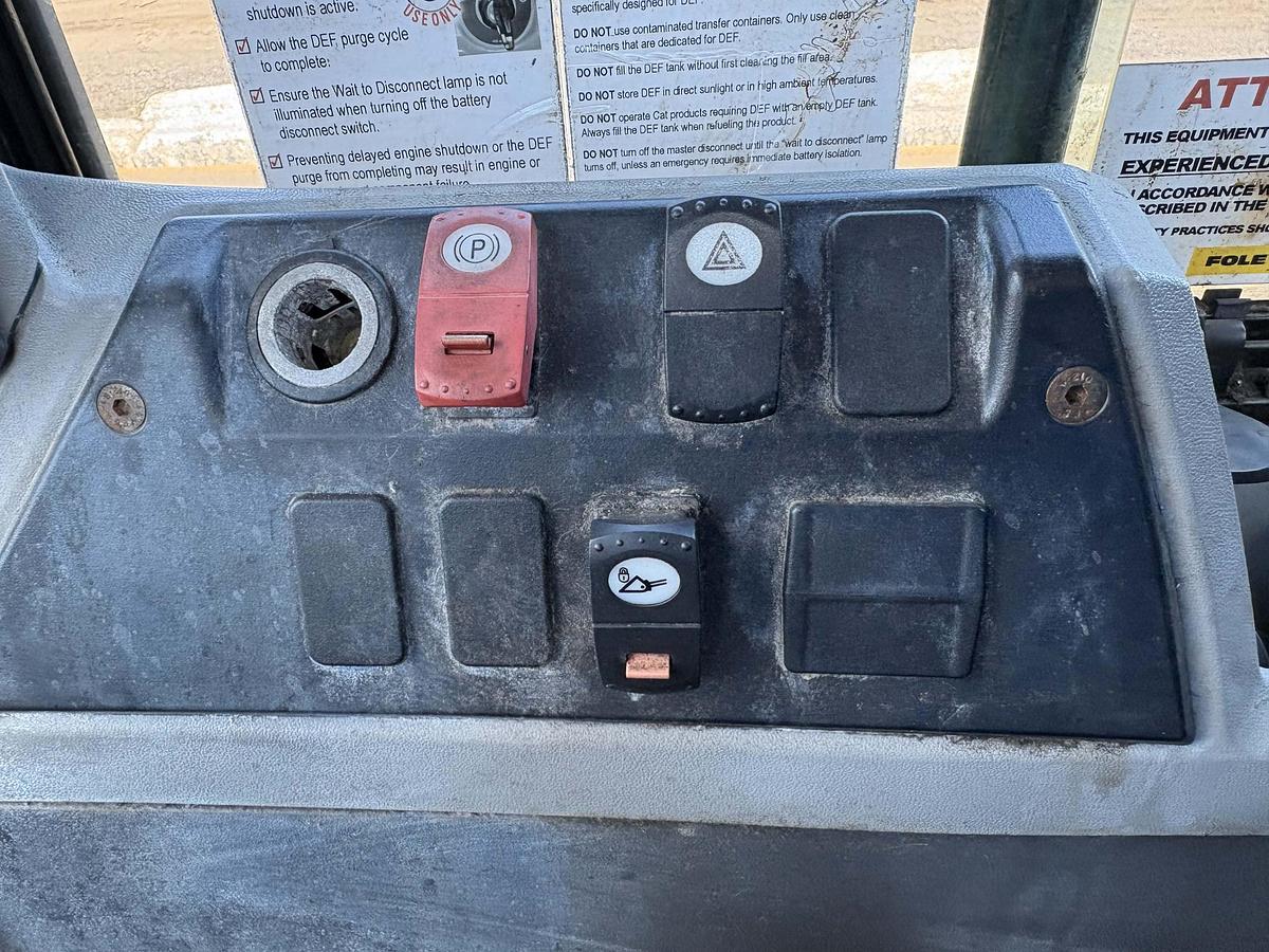 Used 2014 CATERPILLAR 950M