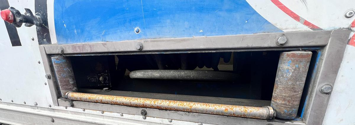 Used 2004 FORD F650 SD