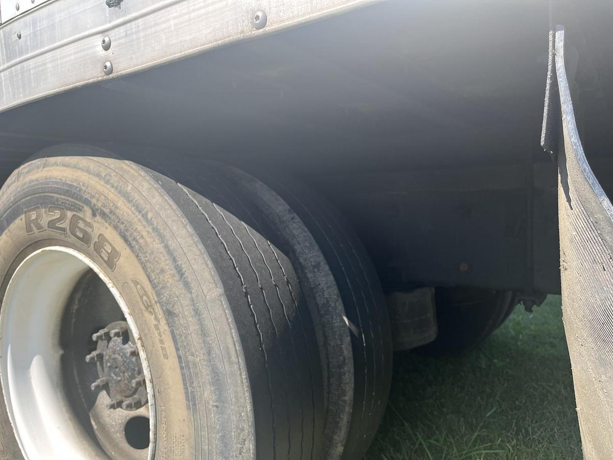 Used 2006 FREIGHTLINER M2 106