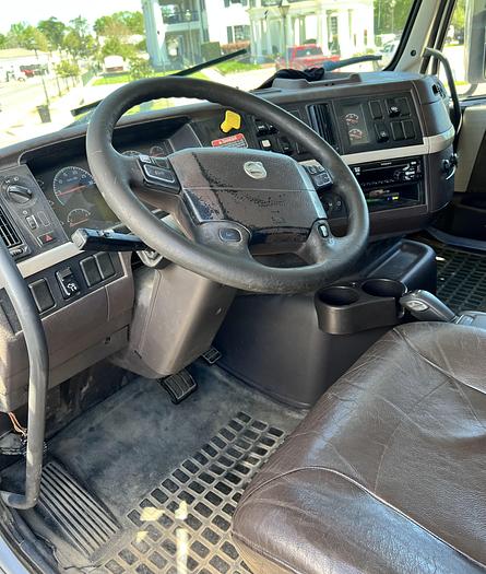 Used 2016 VOLVO VHD84B200