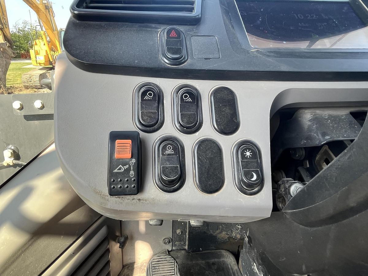 Used 2021 KOMATSU WA270-8