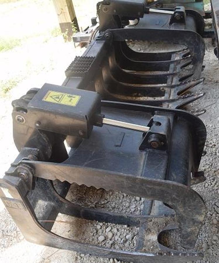 Used 2020 CATERPILLAR 84 INCH GRAPPLE