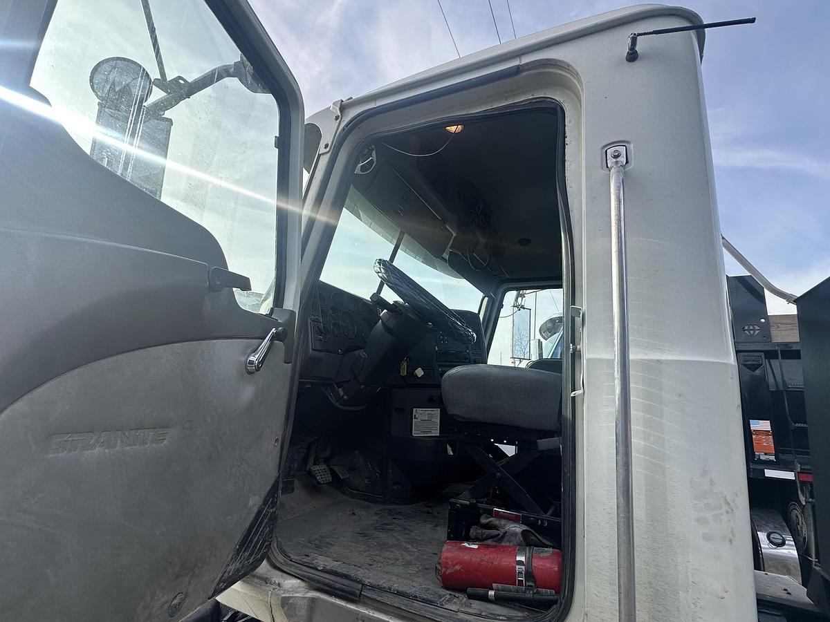 Used 2013 MACK Granite CU713