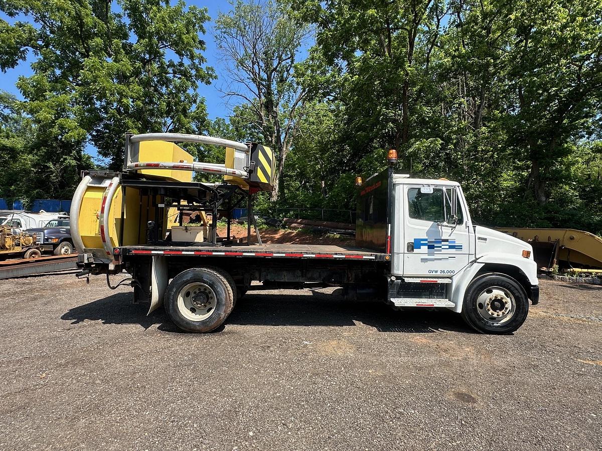 Used 2003 FREIGHTLINER FL70