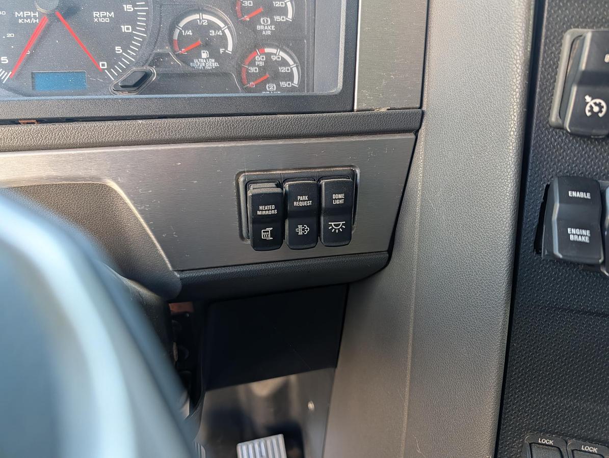 Used 2015 CATERPILLAR CT660 S